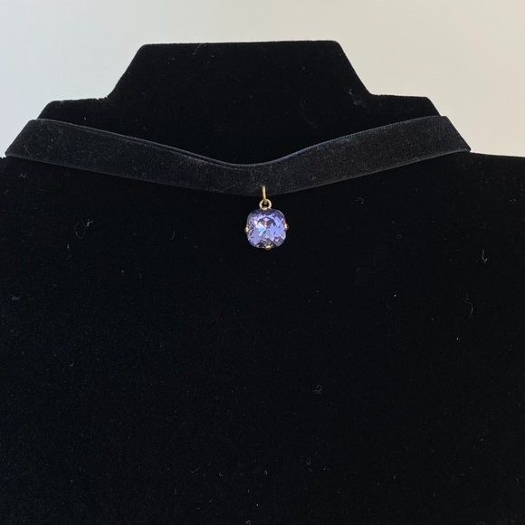 Y2K Style Black Velvet Choker with Purple Stone - Picture 3 of 3